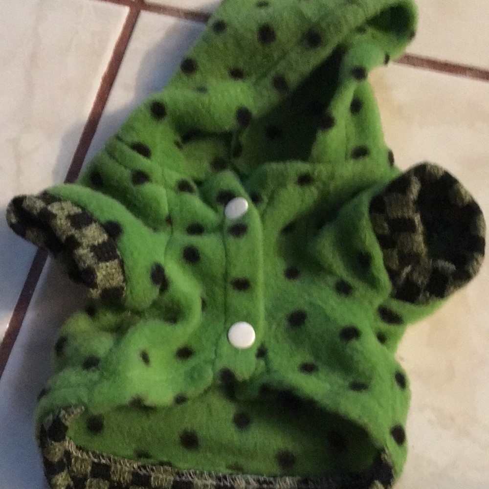 Five small pet dresses and coverups - Picture 5 of 6
